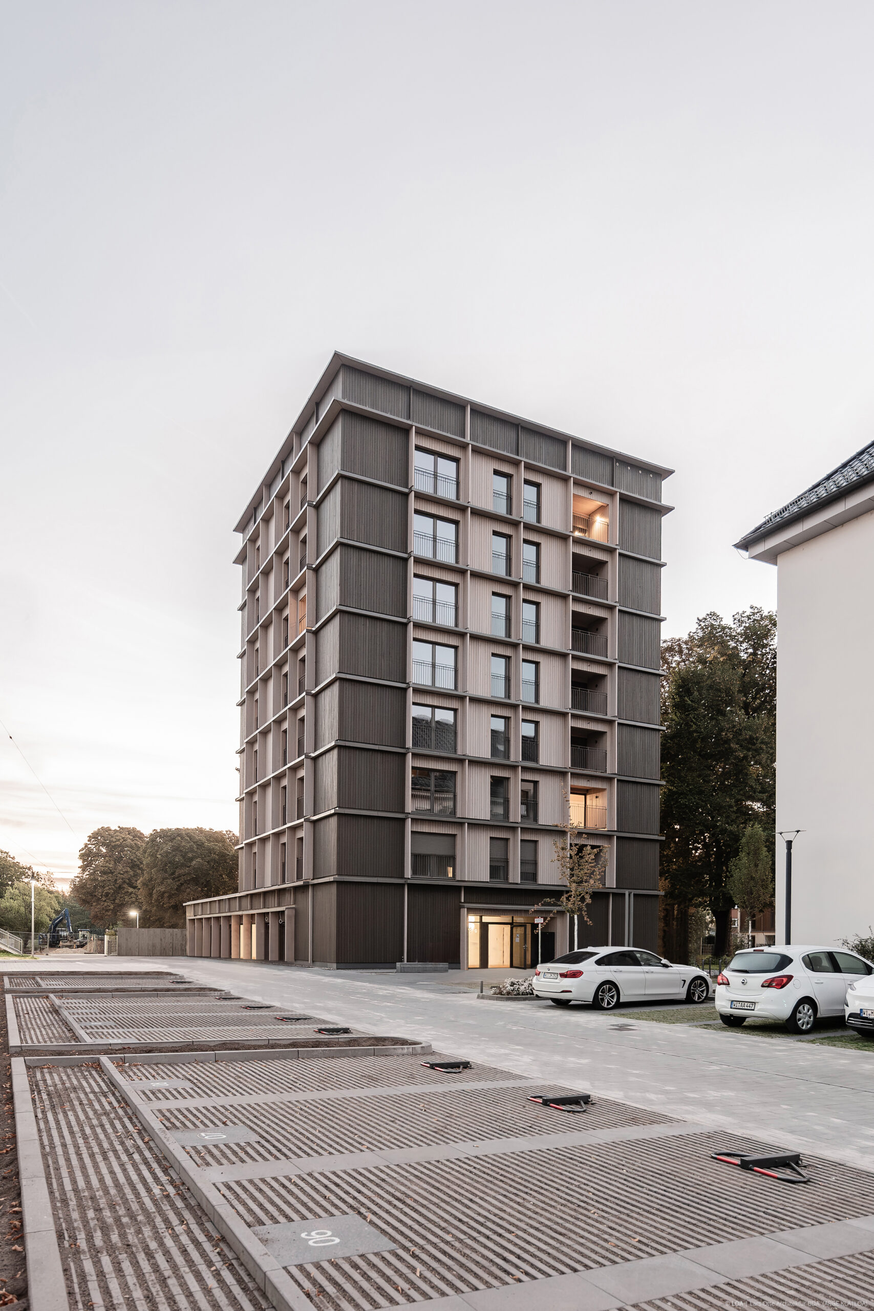 Wohnturm mit Kita Mainz-Kastel. ARGE KLA|LOA. LOA | Architekten BDA + Lars Otte Architektur BDA. Copyright LOA | Lars Otte Architektur BDA. Holz-Hybrid-Wohnturm Kastel-Housing